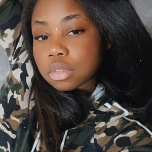 Meet your Posher, Lorna